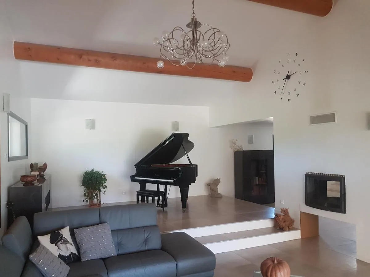 Mas Des Fugueyrolles Bed & Breakfast Cavaillon