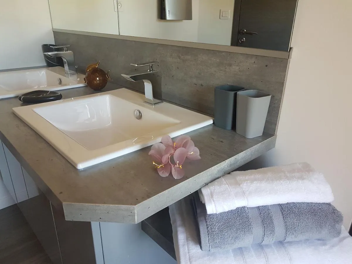 Mas Des Fugueyrolles Bed & Breakfast Cavaillon 2*,
