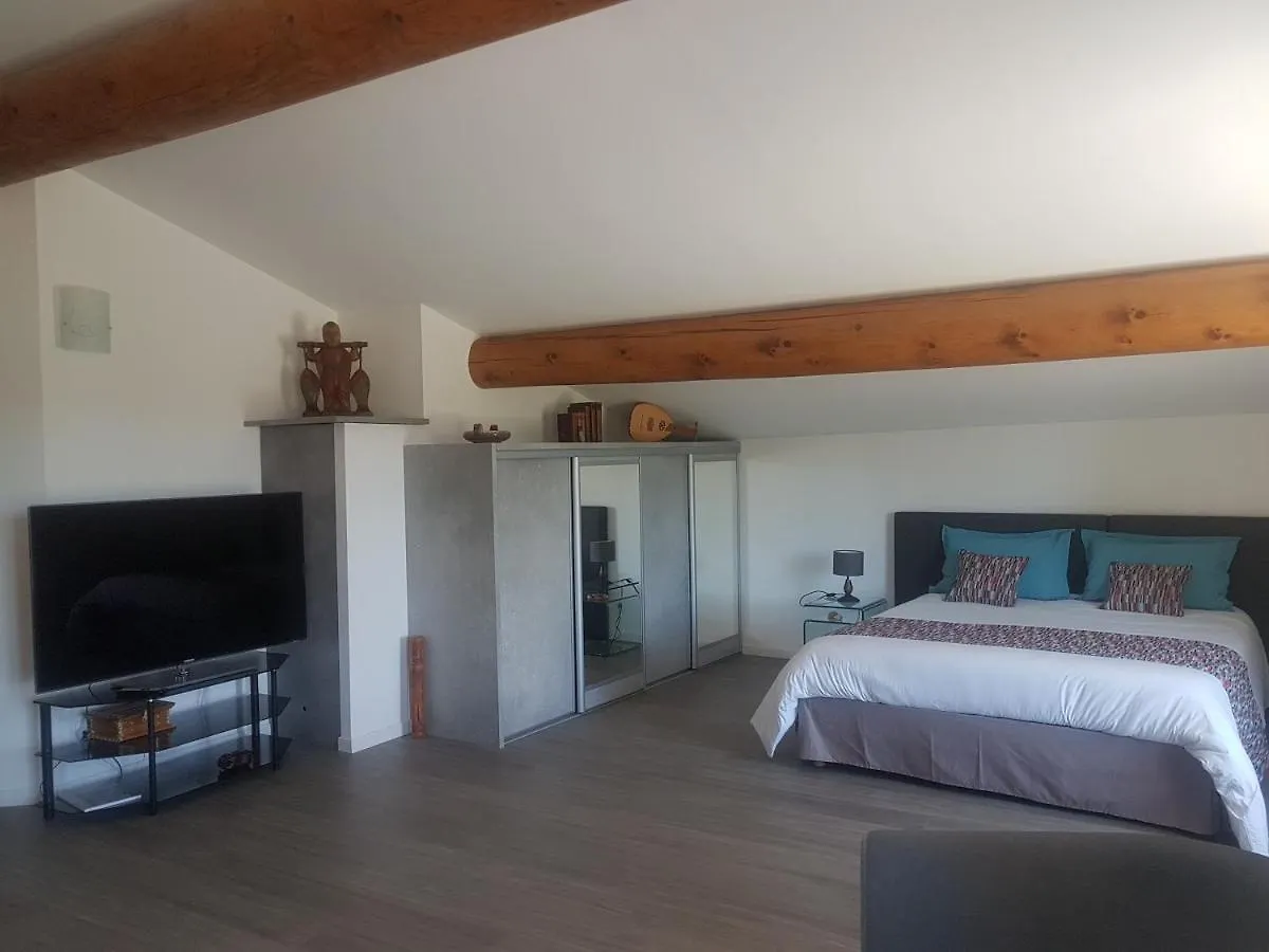 Mas Des Fugueyrolles Bed & Breakfast Cavaillon 2*,