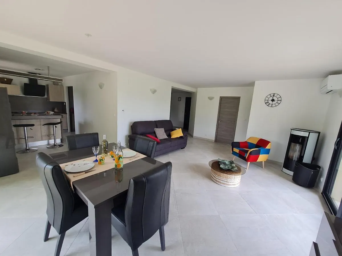 Mas Des Fugueyrolles Bed & Breakfast Cavaillon