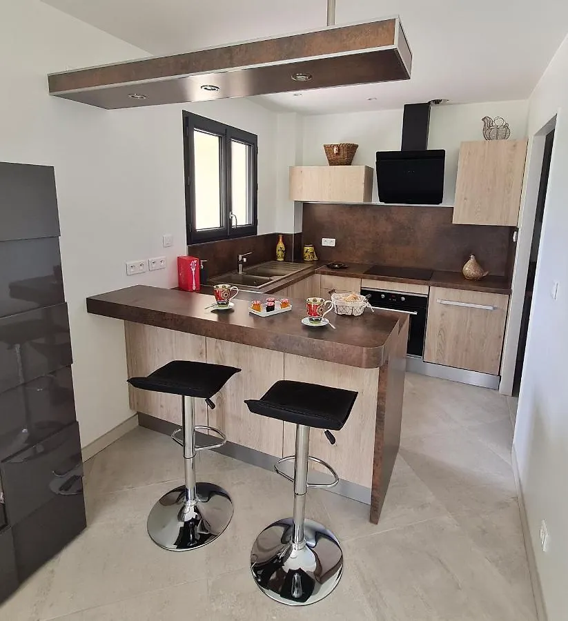 Mas Des Fugueyrolles Bed & Breakfast Cavaillon