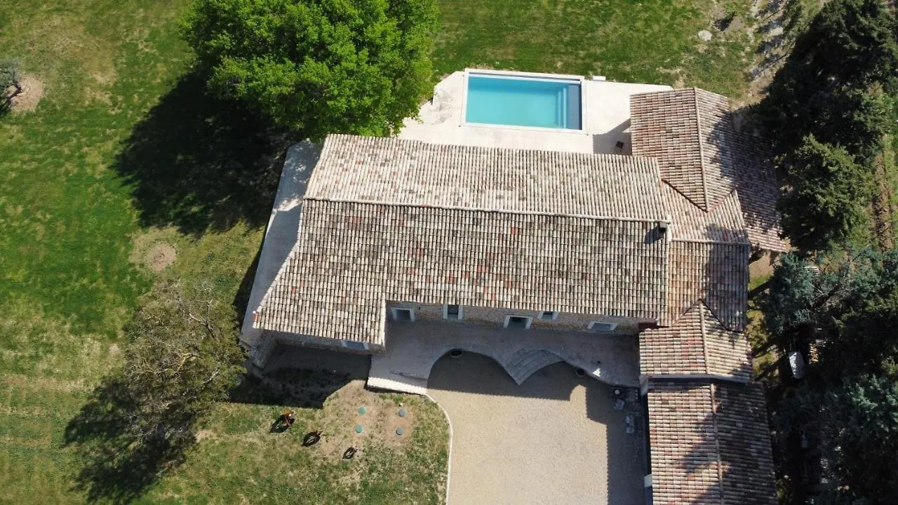 **  Mas Des Fugueyrolles Bed & Breakfast Cavaillon France